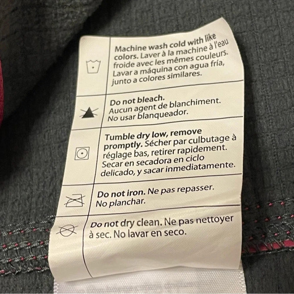 CARHARTT Denwood Vest in Raspberry - Picture 9 of 10